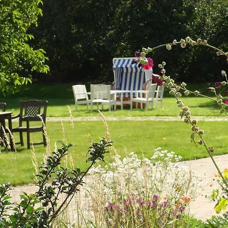 Gutshaus Ketelshagen Guest house Putbus